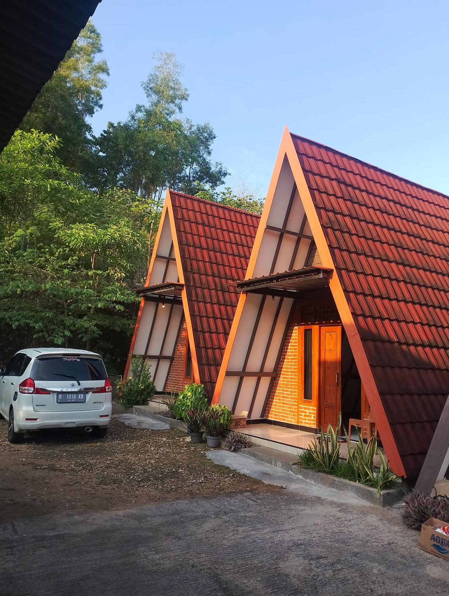 Mekar Lestari Hotel Tepus Exterior photo